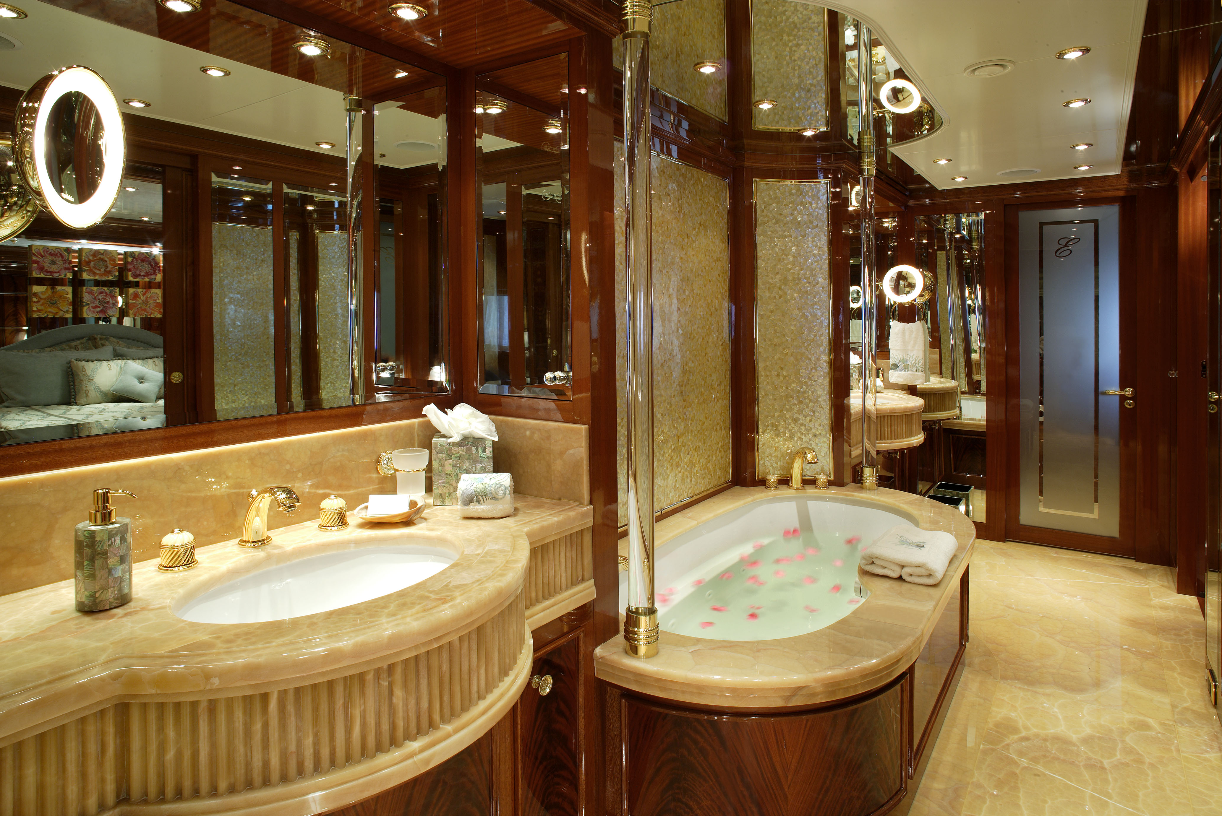 23. Emelina - Master Cabin Bathroom YL3L8249