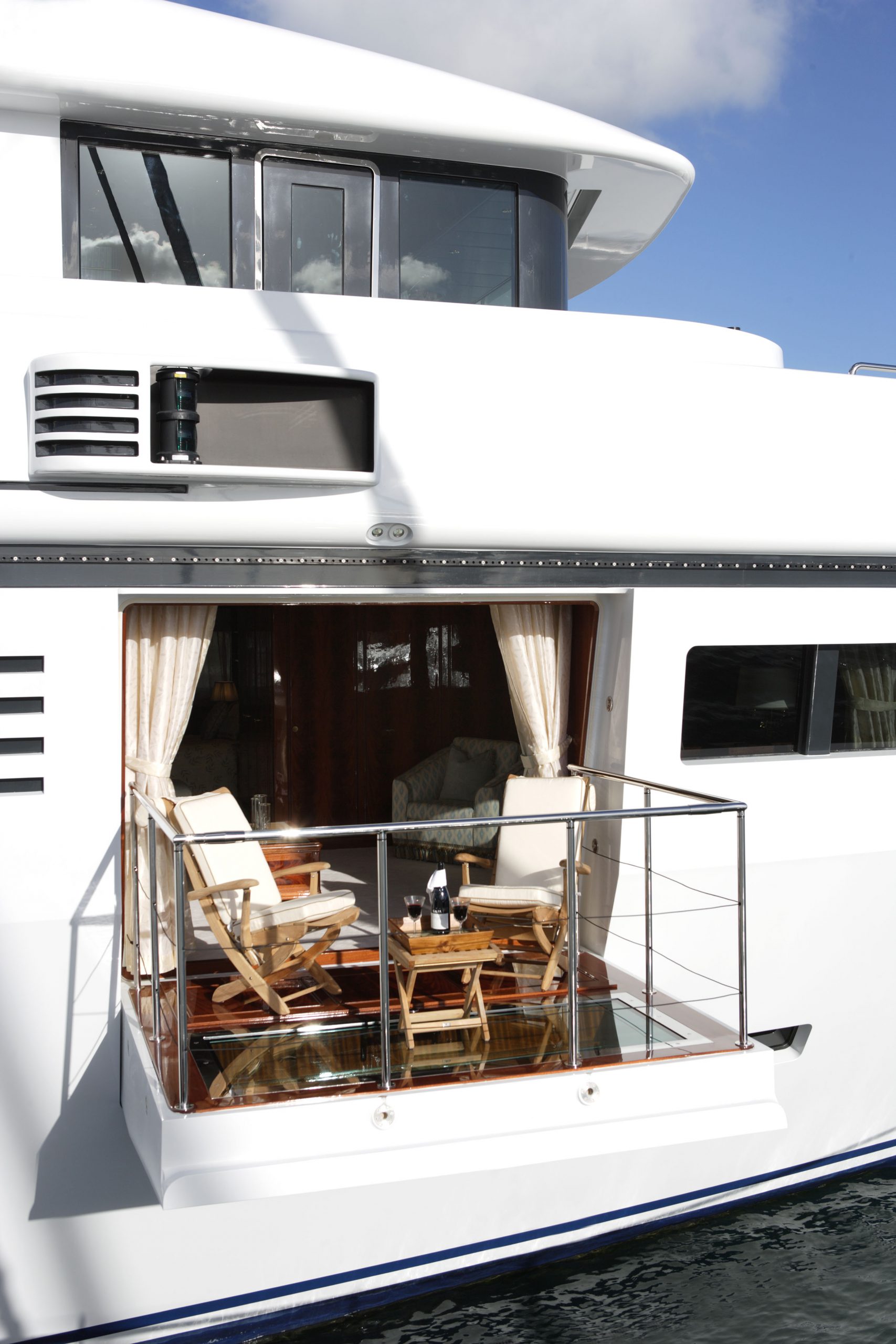 57. Emelina - Master Cabin Side Platform YL3L8256