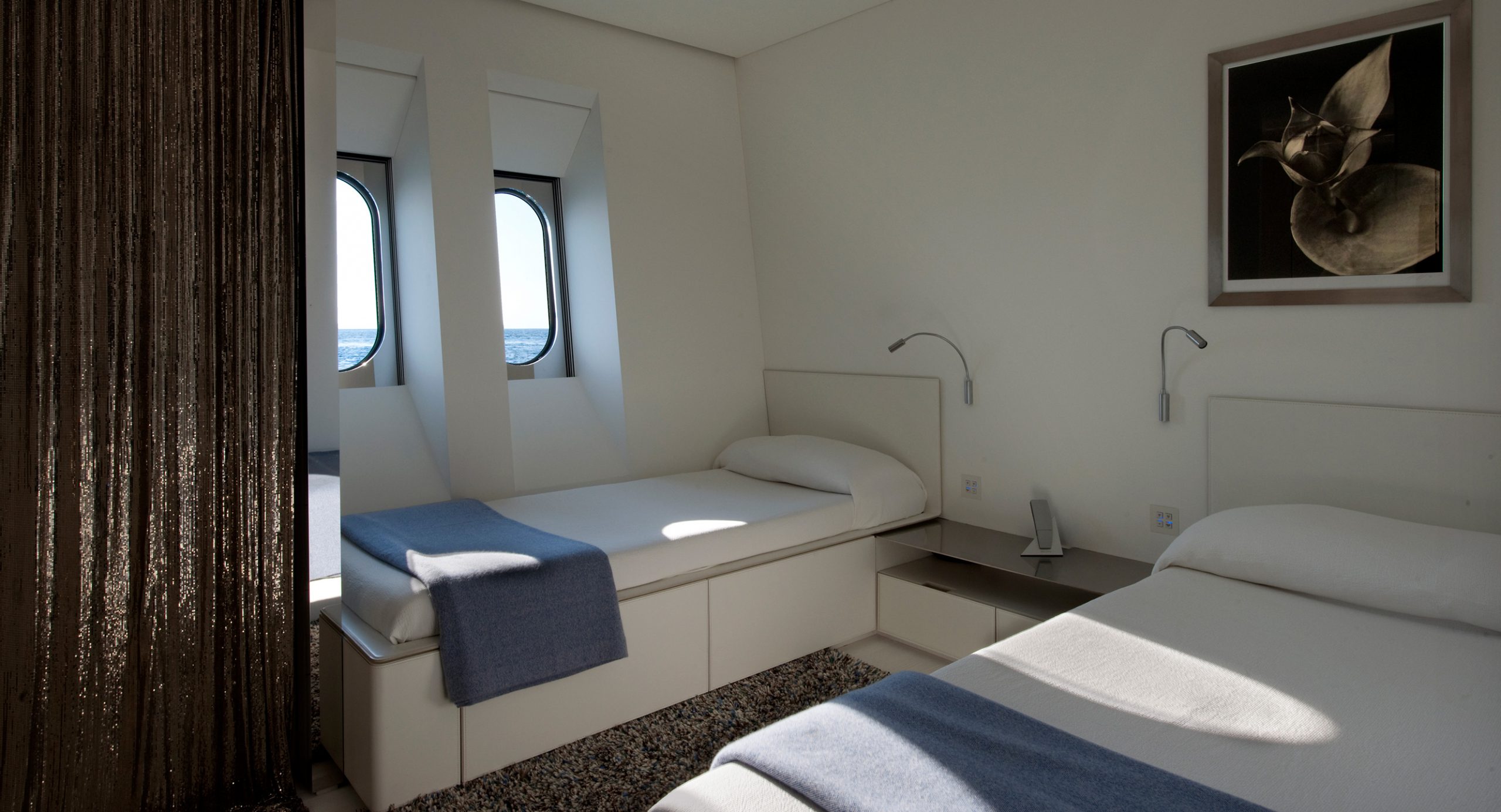 FLYIN DAGGER__VPF3057