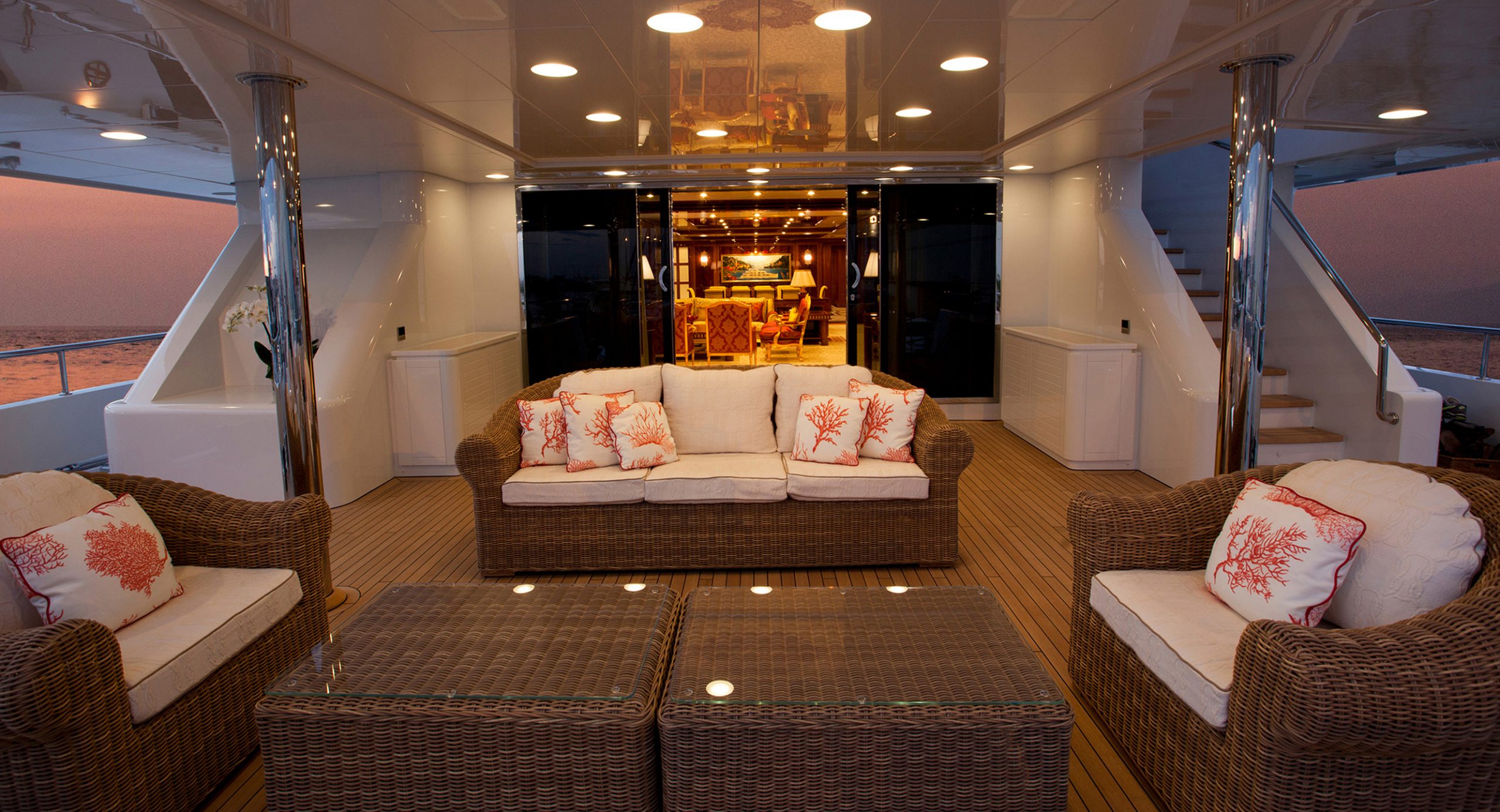 Main-deck-aft-cockpit2