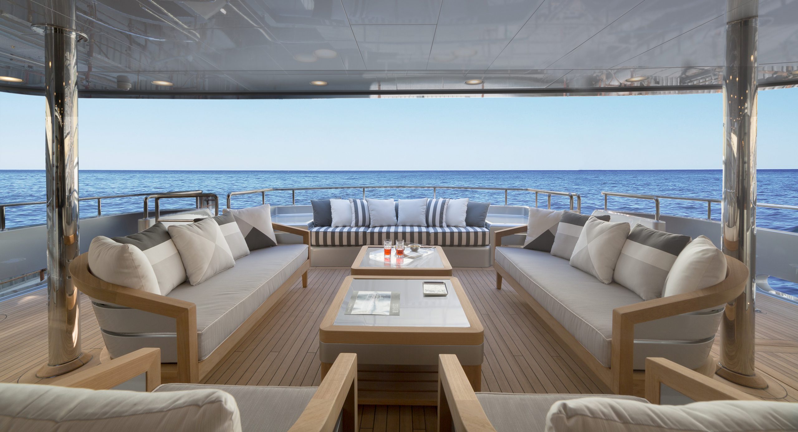 CODECASA-43---HULL-C-122--COVERSATIONAL-AREA---MAIN-DECK-