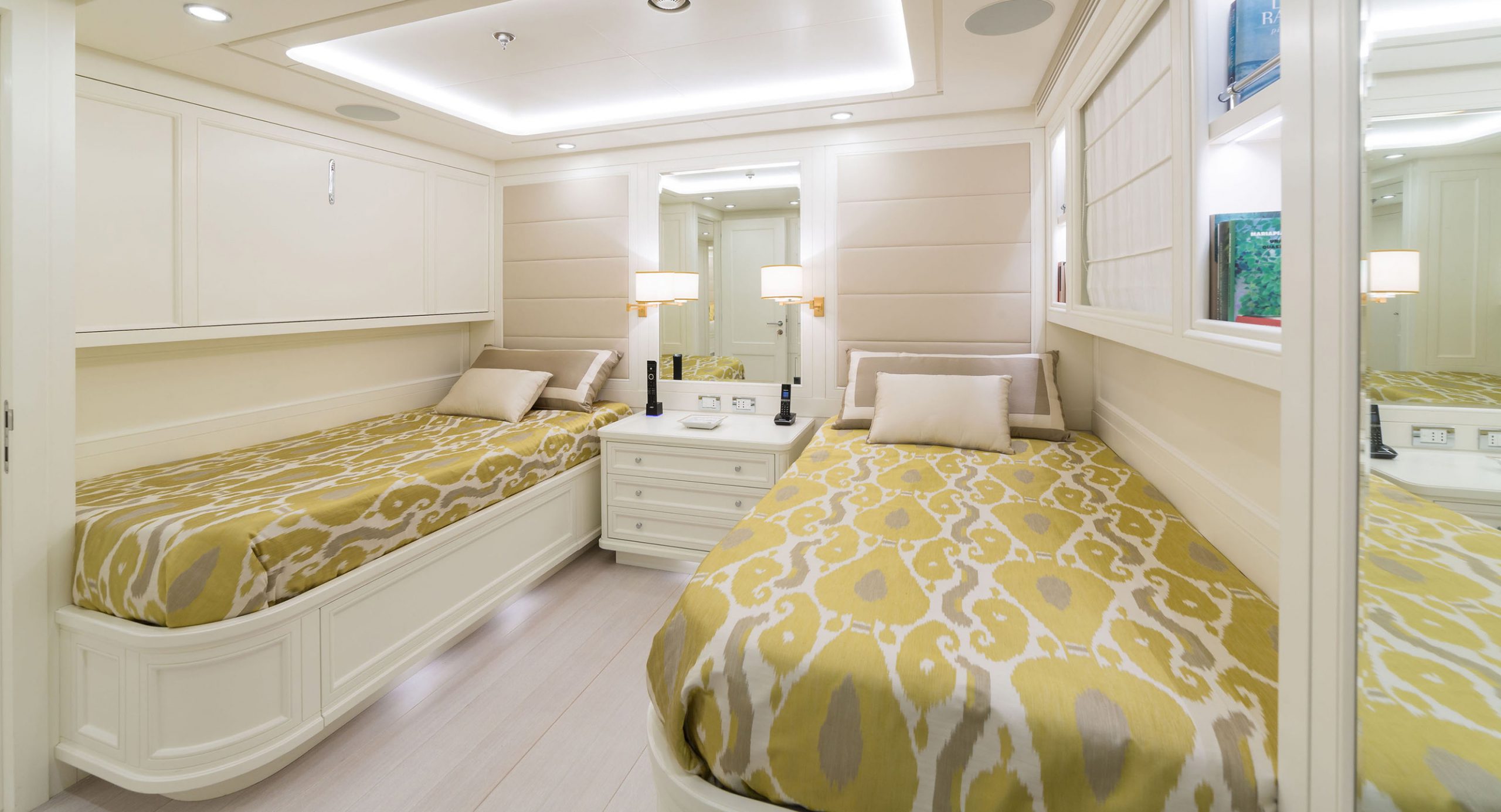 CODECASA-43--HULL-C122-LOWER-DECK-TWIN-BEDDED-GUESTS_-CABIN