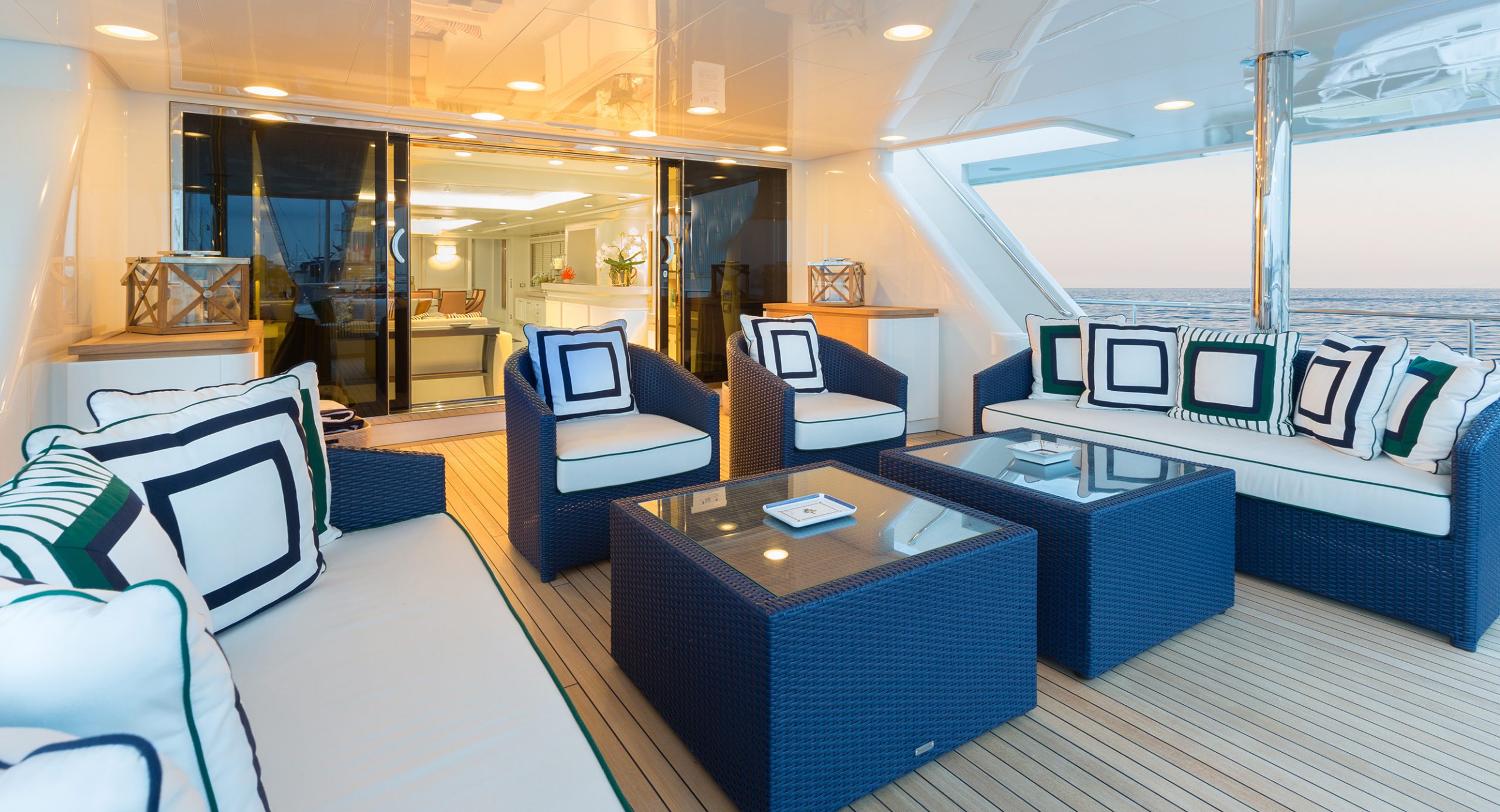 F76-conversational-area-main-deck-(2)