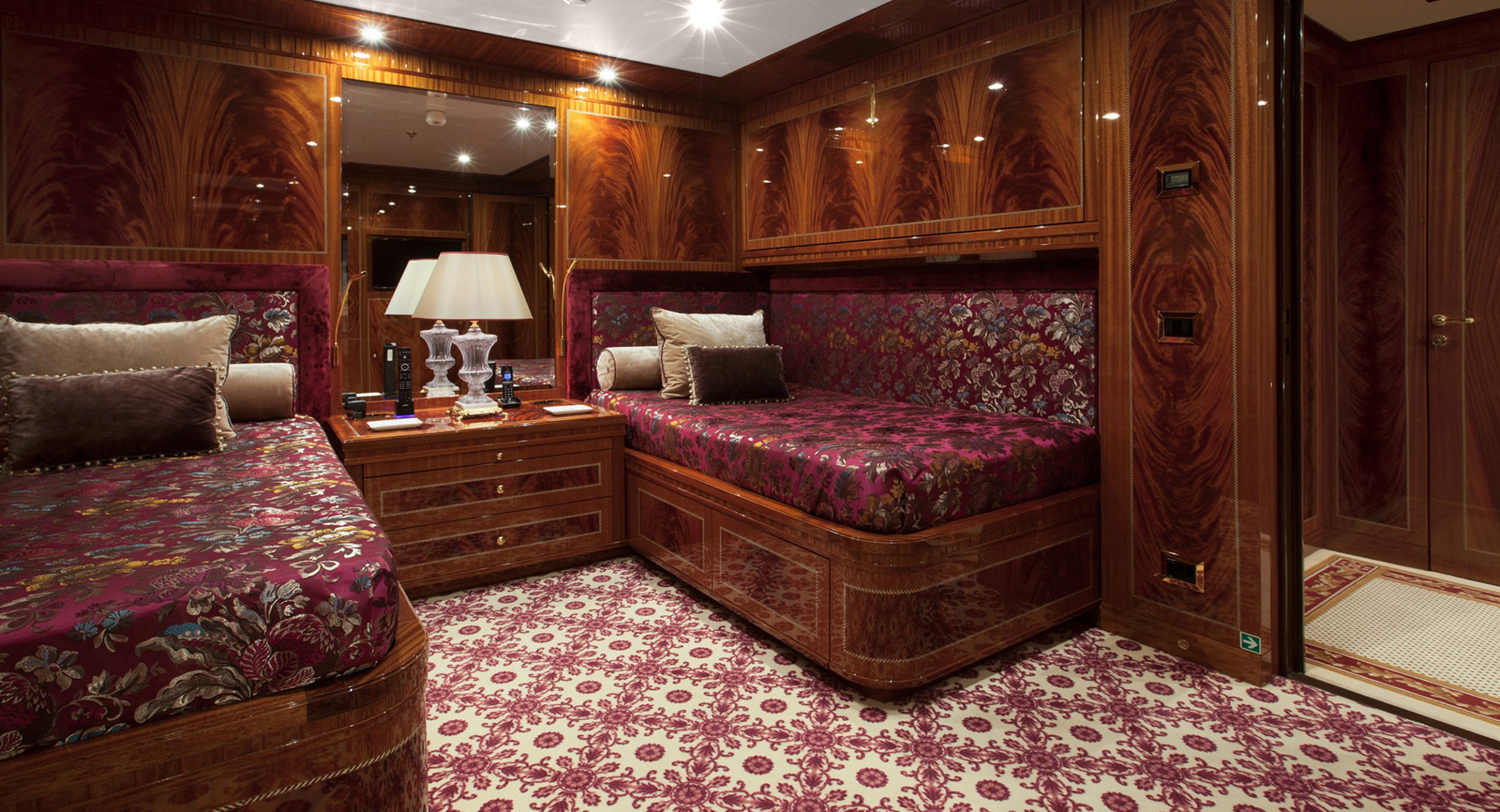 Lower-Deck-Guests-Twin-Cabin-2