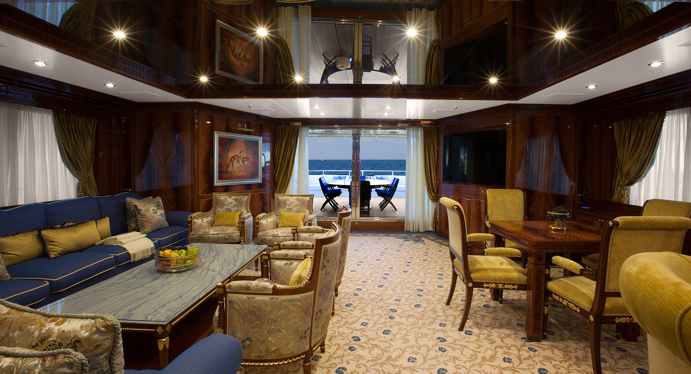 Skylounge-Bridge-deck-