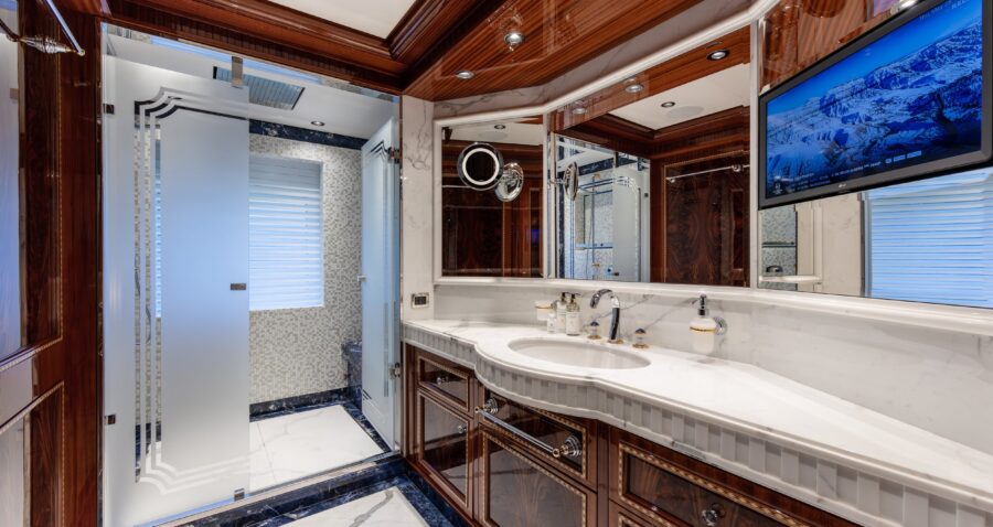 CODECASA 57 - COSTRUZIONE F81 - M/Y LEGACY 4 CODECASA 57 - COSTRUZIONE F81 - M/Y LEGACY 4