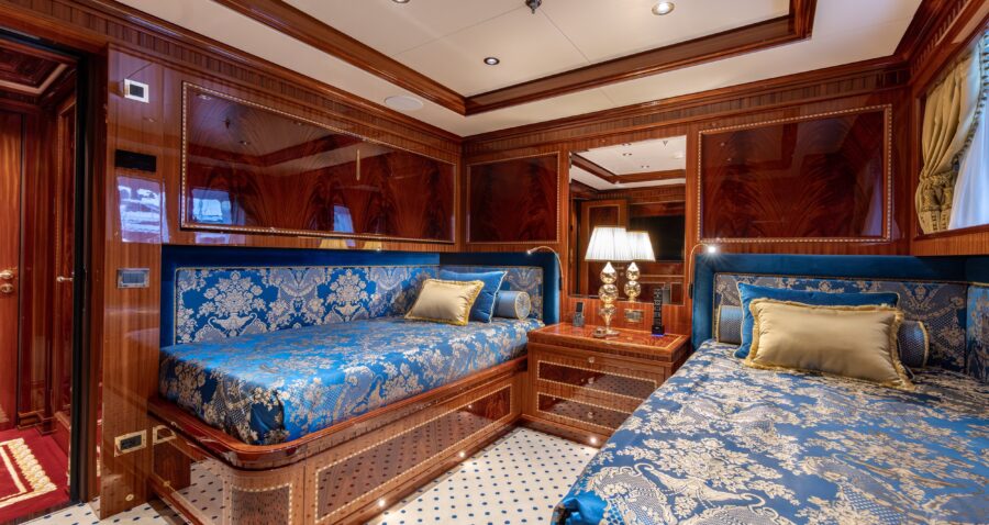 CODECASA 57 - COSTRUZIONE F81 - M/Y LEGACY 4 CODECASA 57 - COSTRUZIONE F81 - M/Y LEGACY 4