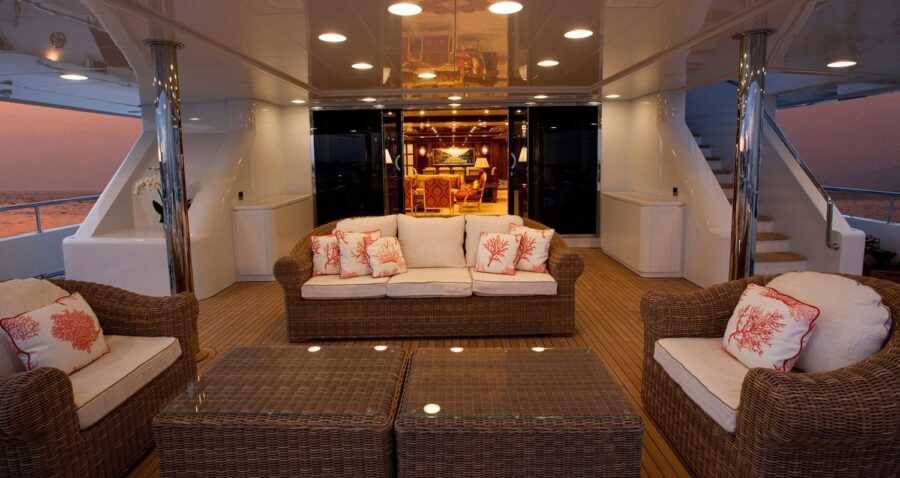 Main-deck-aft-cockpit2-2560x1386